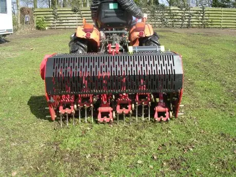 Beluchtingmachine (verti-drain)